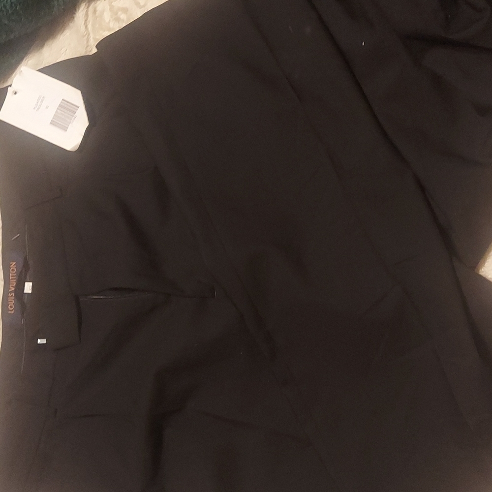 New with tag! Louis Vuitton black pleated trousers